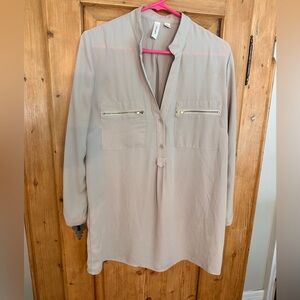 Tacera Blouse Lightweight & Neutral Sz Large (Runs Lg IMO) Classic Eclectic